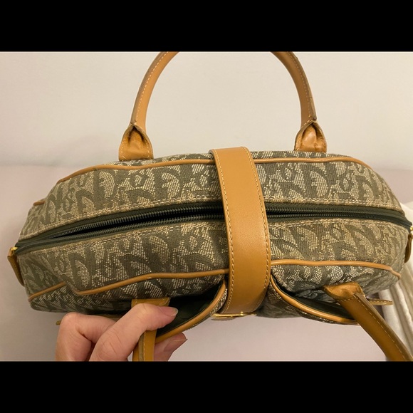 Authentic vintage Christian Dior monogram bag, Rihanna has the same style - Picture 14 of 16
